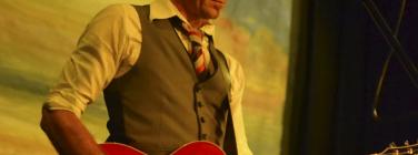 DustRadioBand040312_005