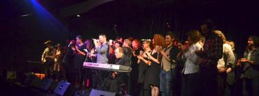 TheseMachinesCutRazorWire2012_110