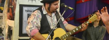 TinpanOrangeBD181012_004