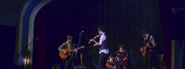 WoodenMusicTourCaravan010213_003