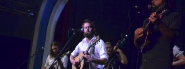 WoodenMusicTourCaravan010213_027