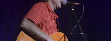 DogTrumpetCaravan240114 _012