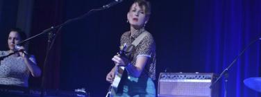 MiaDysonCaravan111014_012