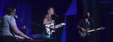 MiaDysonCaravan111014_018