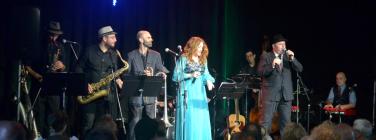 SwinginBellaChristmas2015_008