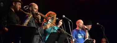 SwinginBellaChristmas2015_019