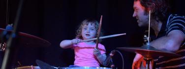 BandWhoKnewTooMuchSM131116_024