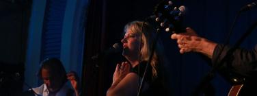 Rebecca Barnard and Billy Miller at the Caravan Music Club 12/11/17