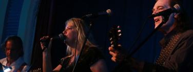 Rebecca Barnard and Billy Miller at the Caravan Music Club 12/11/17