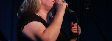 Rebecca Barnard at the Caravan Music Club 12/11/17