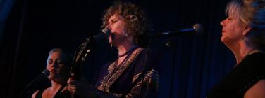 Liz Stringer, Suzannah Espie and Rebecca Barnard at the Caravan Music Club 12/11/17
