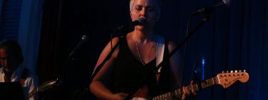 Liz Stringer at the Caravan Music Club 12/11/17