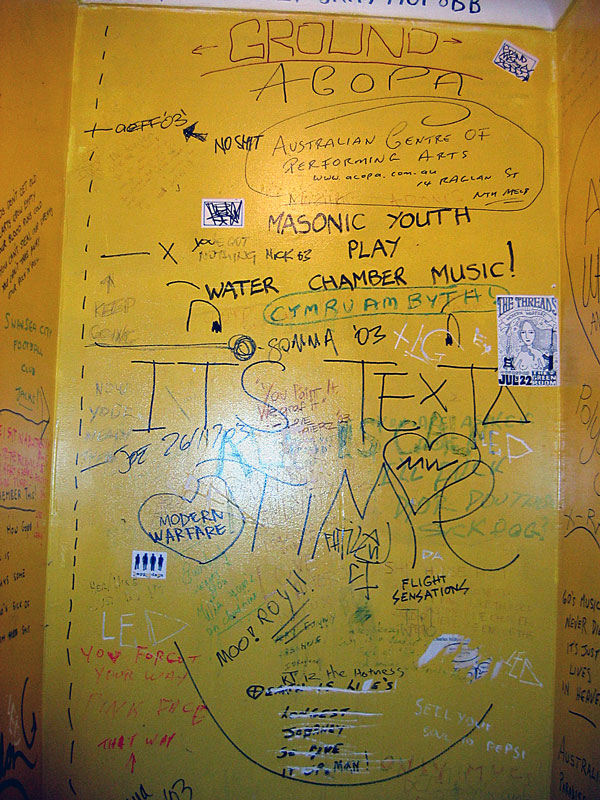thebankers280804-009