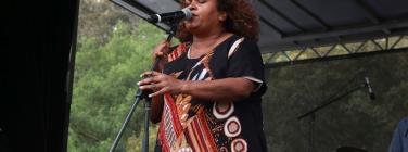 Emma Donovan & The Putbacks at Collingwood Childrens Farm 3/11/19