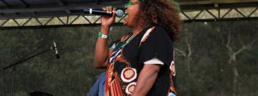 Emma Donovan & The Putbacks at Collingwood Childrens Farm 3/11/19