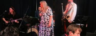 Tracey Miller and the Cyclones at the Lomond Hotel 30/06/19