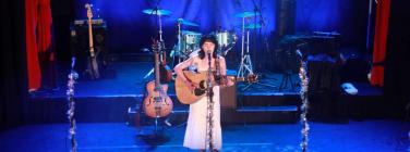 Folk Bitch Trio (solo) at Memo Music Hall 23/12/21