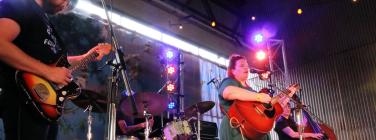 Brooke Russell and the Mean Reds at Out on the Weekend 2021