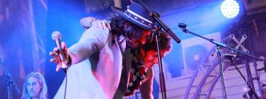 Girl from Chickasaw County tribute to Bobby Gentry at Out on the Weekend 2021: Sarah and Lachlan Bryan