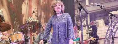 Girl from Chickasaw County tribute to Bobby Gentry at Out on the Weekend 2021: Suzannah