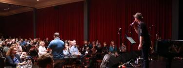 Wil Ewing introducing the band at Brunswick Ballroom 19/12/21