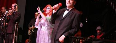 Geraldine Quinn and Casey Bennetto at Brunswick Ballroom 19/12/21