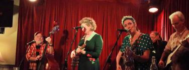 The Cartridge Family at Union Hotel Brunswick 17/04/22