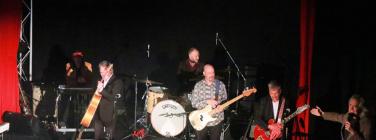 Brian thanking Charles Jenkins at Memo Music Hall 21/05/22
