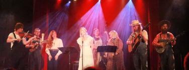 Tracy & Loretta Miller and Freya Josephine Hollick at Memo Music Hall 15/05/22