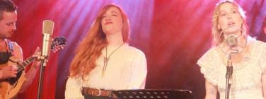 Tracy & Loretta Miller and Freya Josephine Hollick at Memo Music Hall 15/05/22