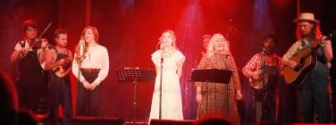 Tracy & Loretta Miller and Freya Josephine Hollick at Memo Music Hall 15/05/22