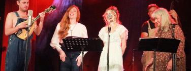 Tracy & Loretta Miller and Freya Josephine Hollick at Memo Music Hall 15/05/22