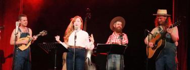 Collingwood Casanovas with Loretta Miller at Memo Music Hall 15/05/22