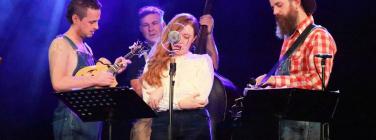 Collingwood Casanovas with Loretta Miller at Memo Music Hall 15/05/22