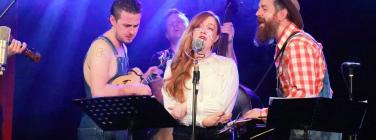 Collingwood Casanovas with Loretta Miller at Memo Music Hall 15/05/22