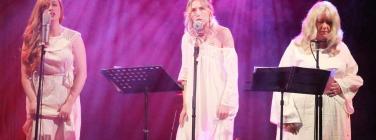 Tracy, Loretta and Freya "Down to the River to Pray" at Memo Music Hall 15/05/22