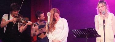 Collingwood Casanovas with Tracy, Loretta and Freya at Memo Music Hall 15/05/22