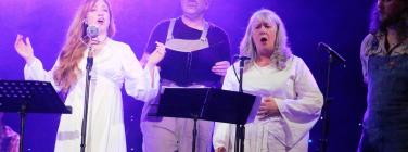 Collingwood Casanovas with Tracy, Loretta and Freya at Memo Music Hall 15/05/22