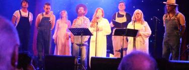 Collingwood Casanovas with Tracy, Loretta and Freya at Memo Music Hall 15/05/22