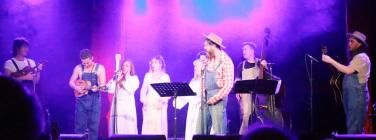 Collingwood Casanovas with Tracy, Loretta and Freya at Memo Music Hall 15/05/22