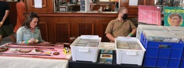 Miriam and another stall holder at Coburg RSL 06/02/22