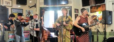 The Cartridge Family at Leadbeater Hotel 02/09/23