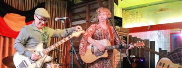 Suzannah and band at the Retreat Hotel 07/11/23