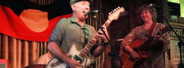 Suzannah and band at the Retreat Hotel 07/11/23