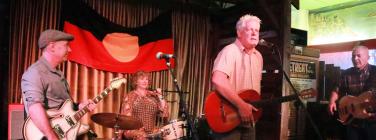 Suzannah and band at the Retreat Hotel 07/11/23: Jack O'Dell doing a song