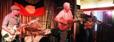 Suzannah and band at the Retreat Hotel 07/11/23