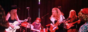 Hana & Jessie-Lee's Bad Habits at the Lulie Tavern 22/12/24