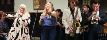 Tracey Miller and band at the Oakleigh Bowling Club 02/03/25